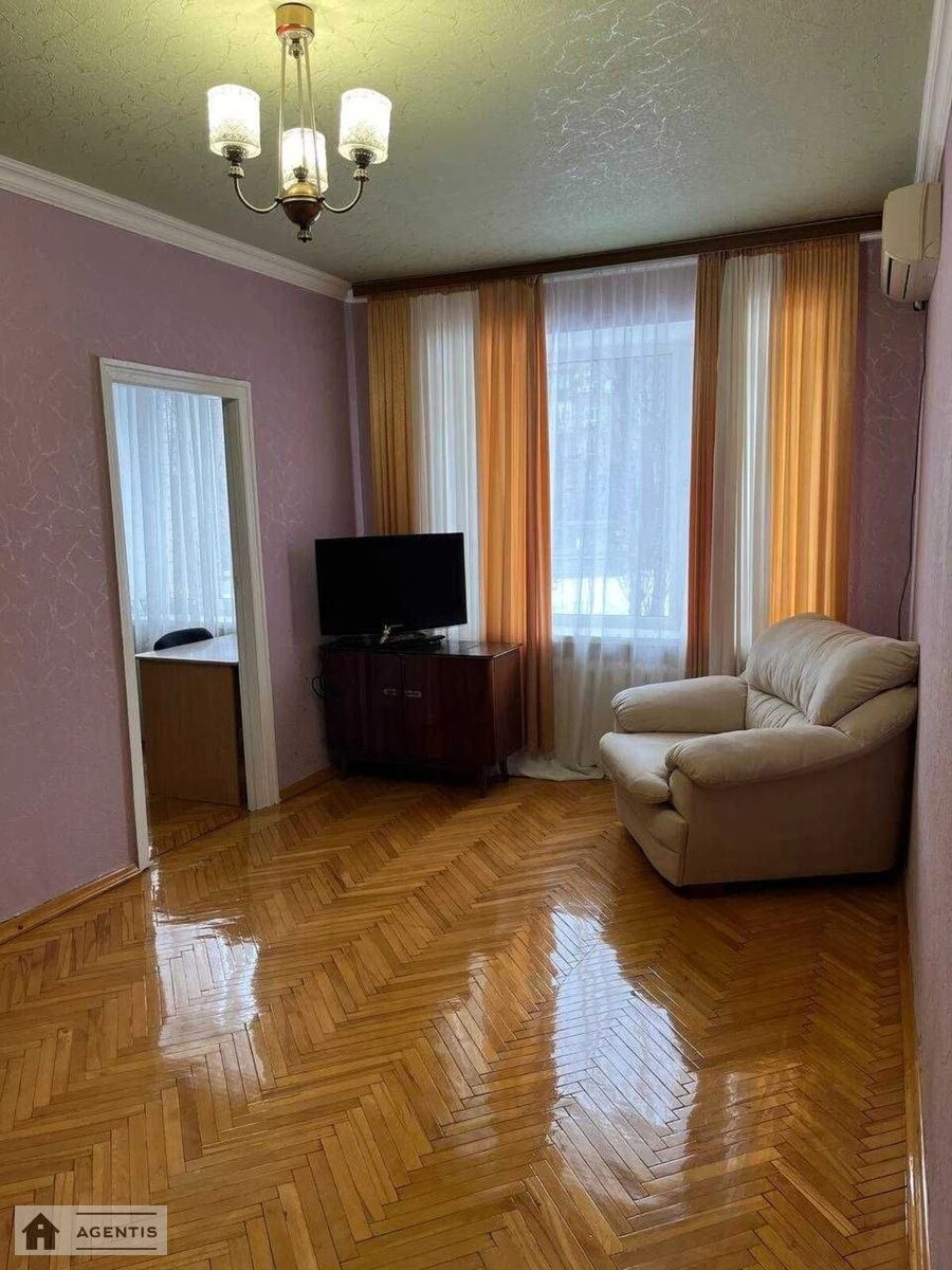 Apartment for rent 2 rooms, 45 m², 2nd fl./5 floors. 8, Mykoly Mikhnovskoho bulv. Druzhby Narodiv, Kyiv. 