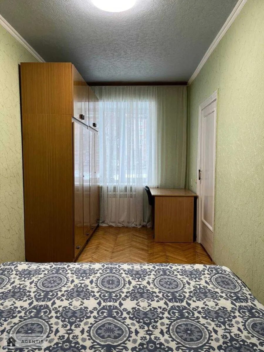 Сдам квартиру 2 комнаты, 45 m², 2 эт./5 этажей. 8, Миколи Міхновського бульв. (Дружби Народів), Киев. 