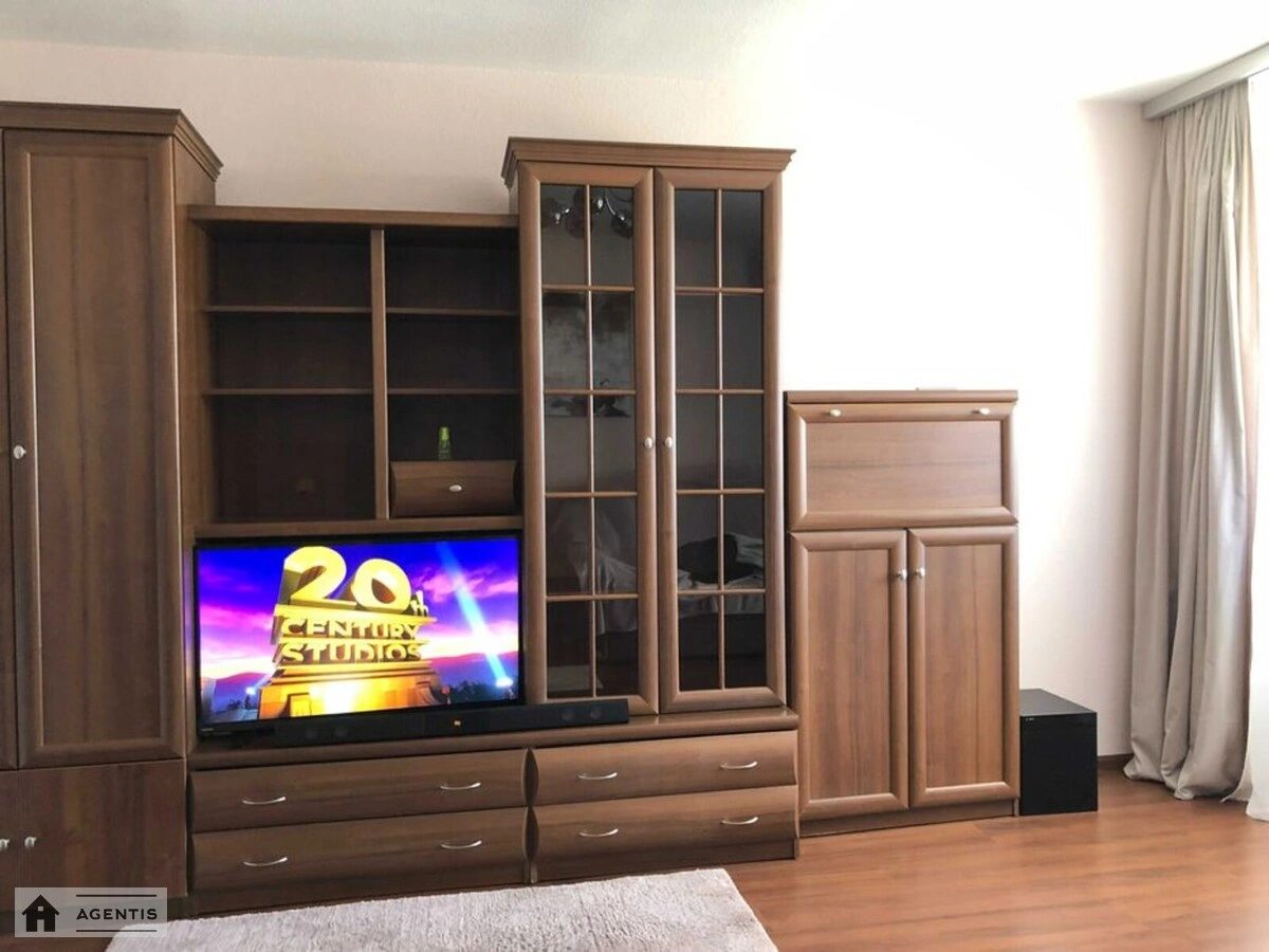 Сдам квартиру 1 комната, 40 m², 6 эт./10 этажей. 37, Казимира Малевича вул., Киев. 