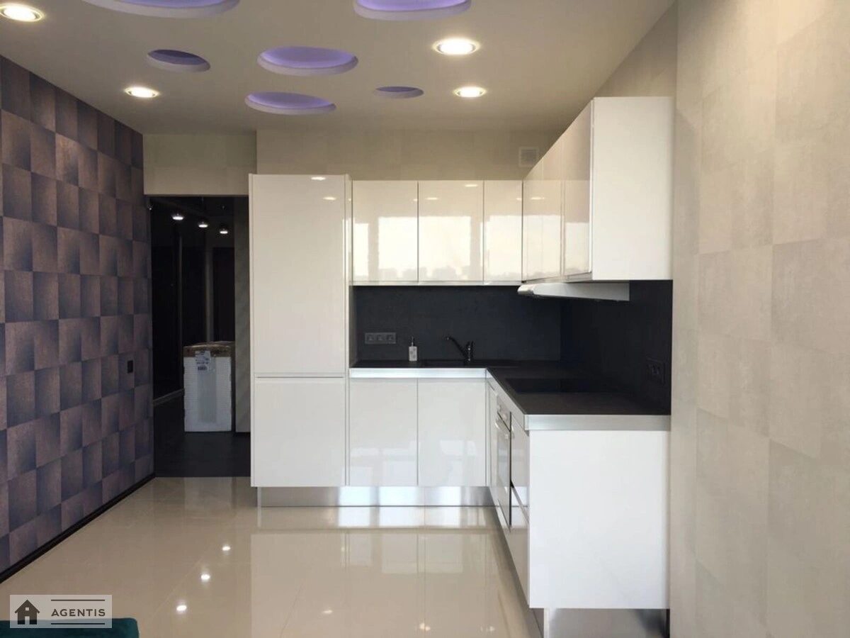 Сдам квартиру 1 комната, 52 m², 2 эт./19 этажей. 7, Джона Маккейна вул. (Івана Кудрі), Киев. 