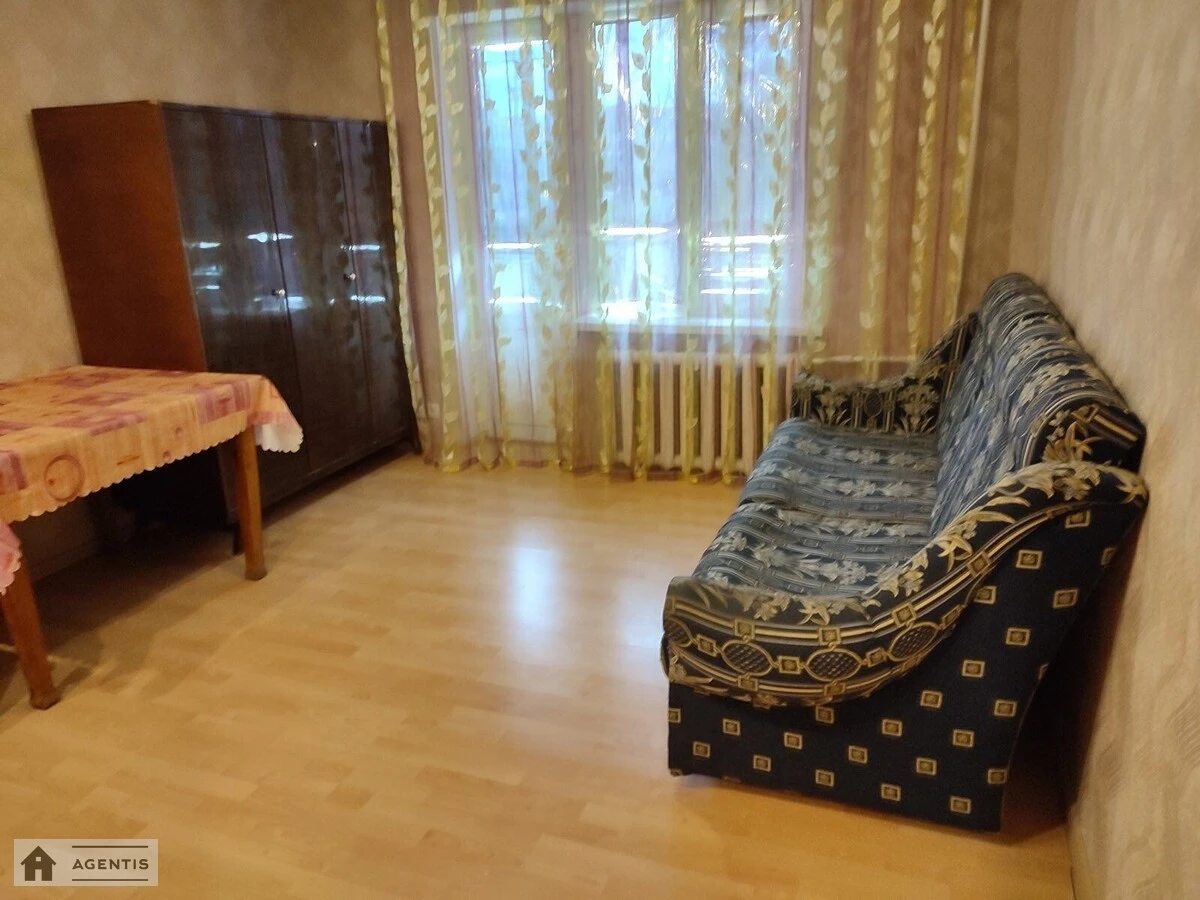 Apartment for rent 1 room, 38 m², 5th fl./9 floors. Chuguyivskiy, Kyiv. 