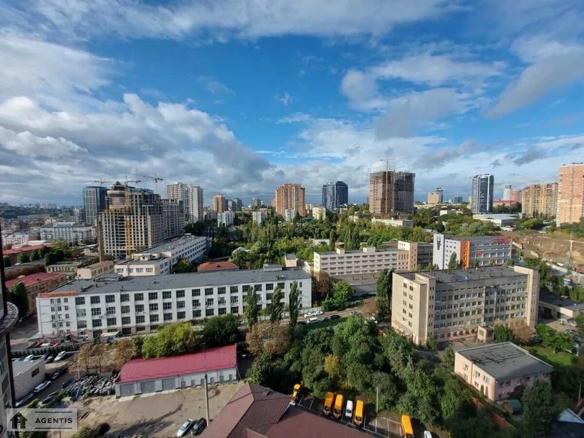 Здам квартиру 3 кімнати, 140 m², 19 пов./26 поверхів. Василя Тютюнника вул. (Анрі Барбюса), Київ. 