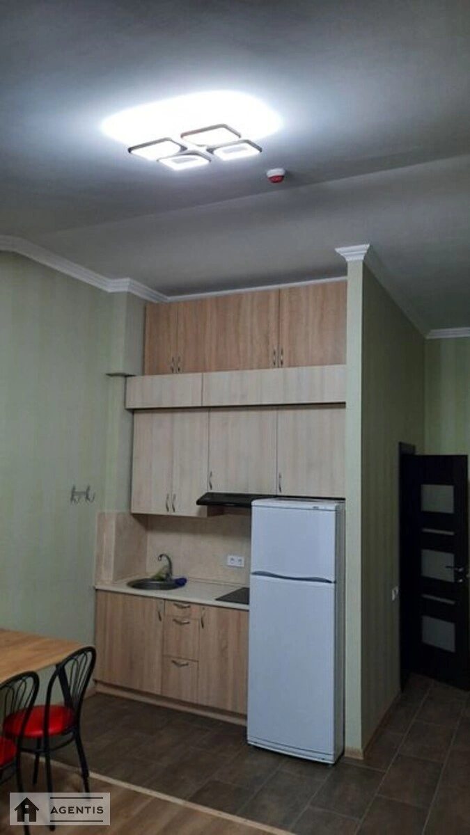 Apartment for rent 1 room, 31 m², 6th fl./6 floors. 93, Vinstona Cherchyllya vul. Chervonotkatska, Kyiv. 