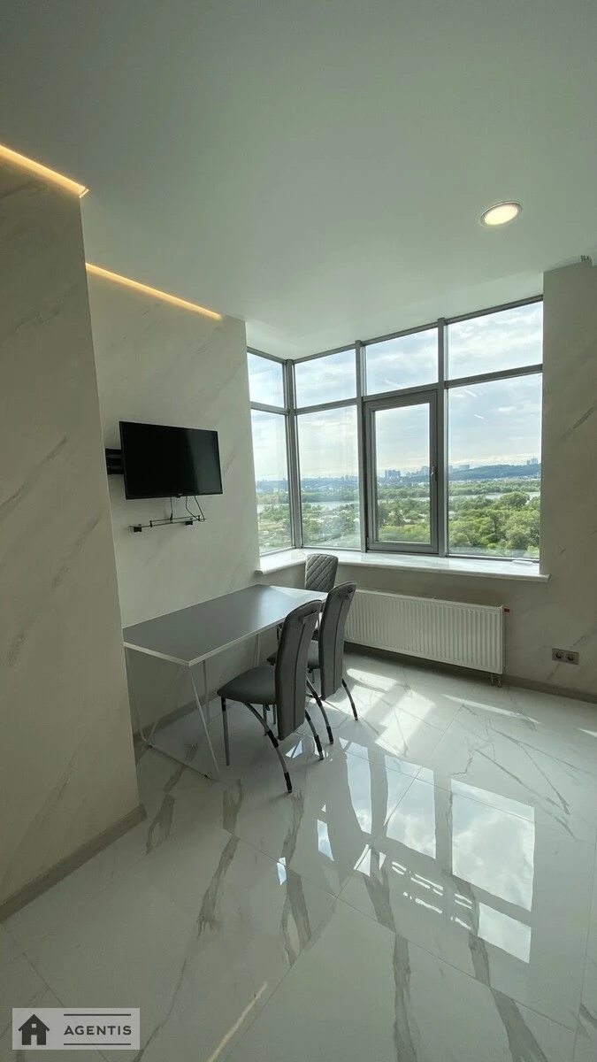 Сдам квартиру 1 комната, 57 m², 13 эт./13 этажей. Трускавецкая, Киев. 