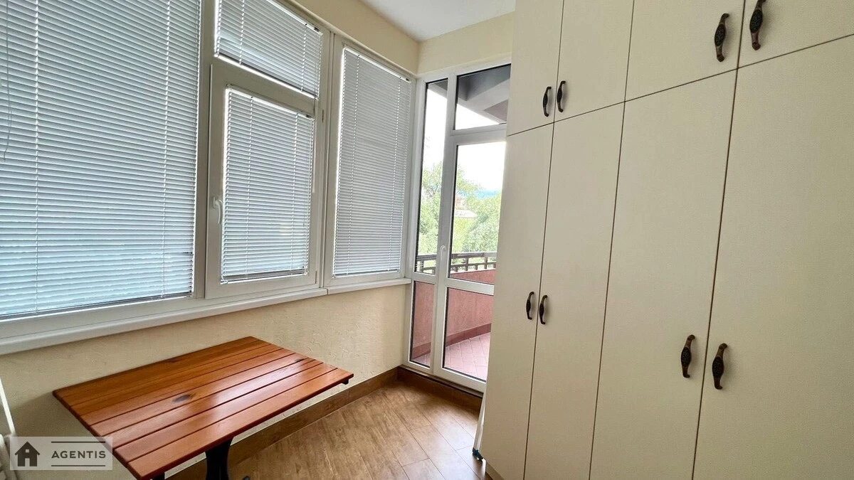 Сдам квартиру 2 комнаты, 75 m², 7 эт./25 этажей. 7, Леси Украинки 7, Киев. 