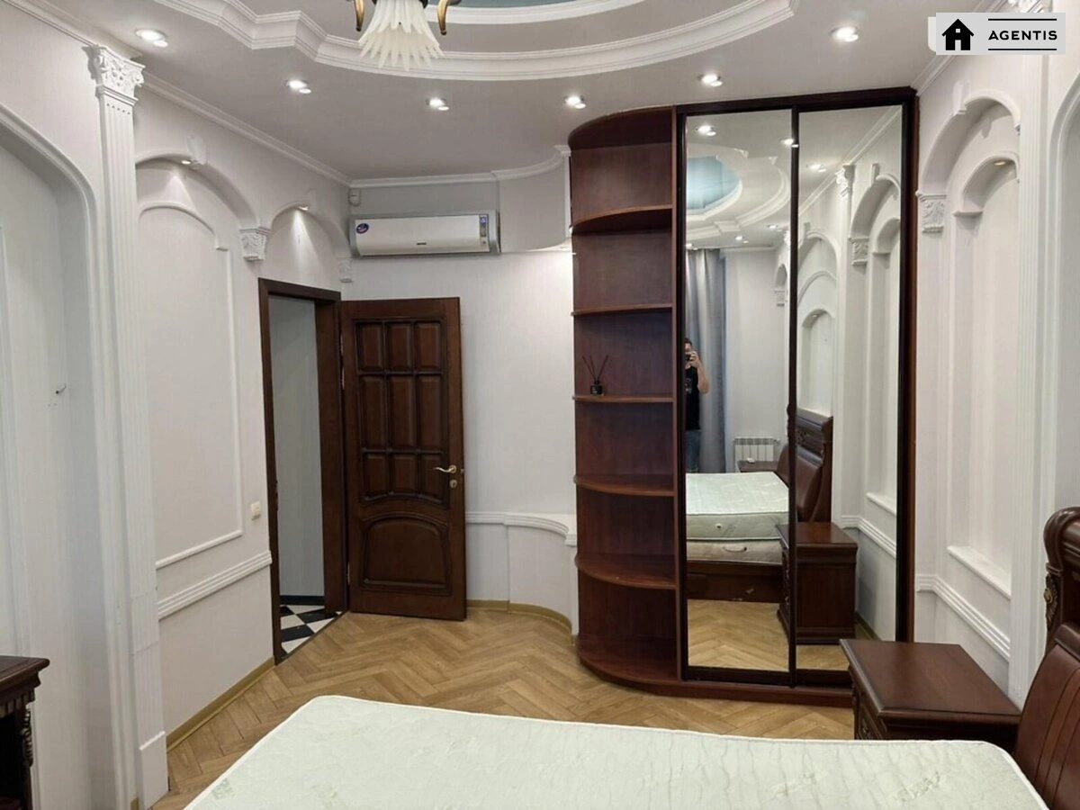 Сдам квартиру 3 комнаты, 135 m², 6 эт./24 этажа. 121, Саксаганского 121, Киев. 