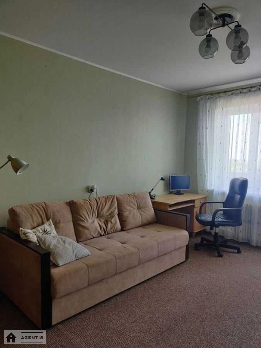 Apartment for rent 1 room, 40 m², 4th fl./9 floors. 20, Bogatyrska 20, Kyiv. 