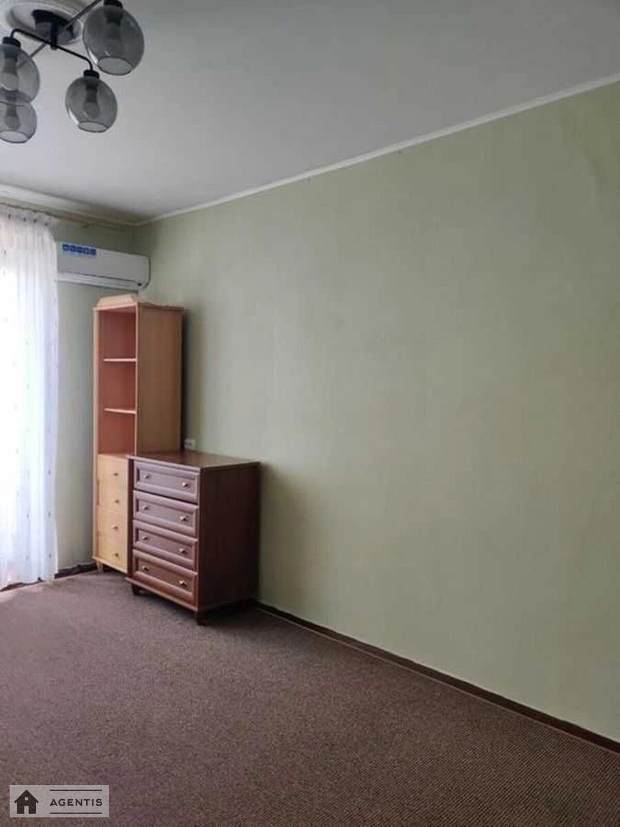 Здам квартиру 1 кімната, 40 m², 4 пов./9 поверхів. 20, Богатирська 20, Київ. 