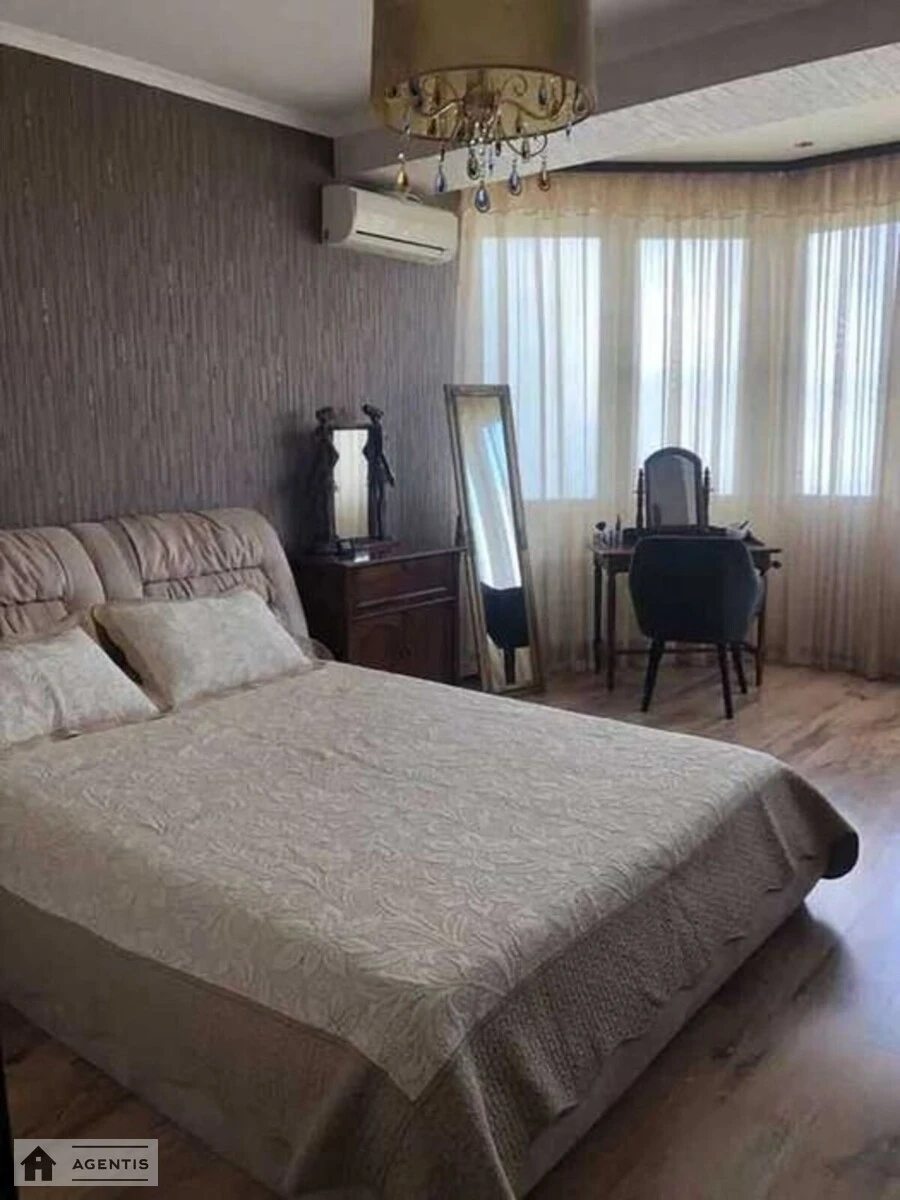 Apartment for rent 3 rooms, 95 m², 8th fl./16 floors. 15, Krakivska 15, Kyiv. 