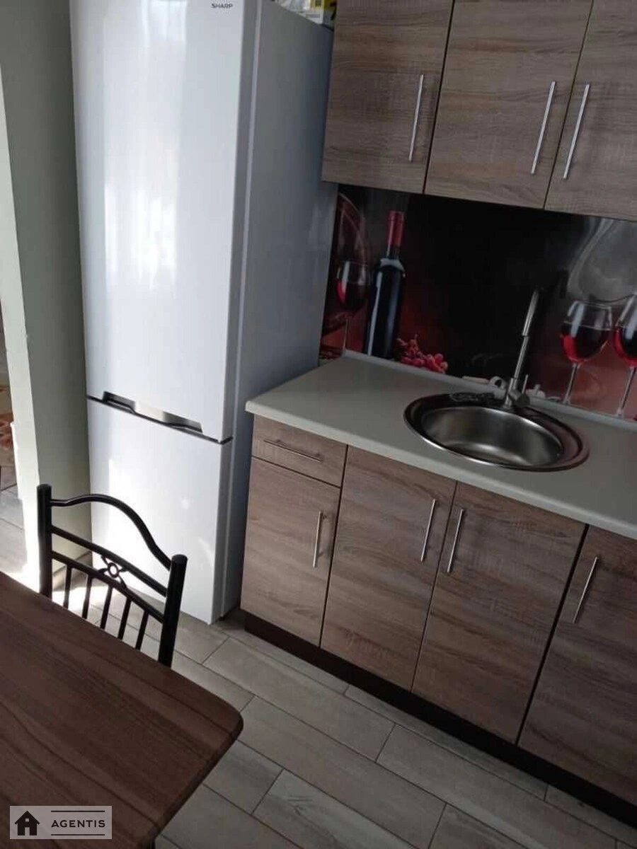 Apartment for rent 2 rooms, 47 m², 3rd fl./9 floors. 8, Oleksandra Makhova vul. Zholudyeva, Kyiv. 