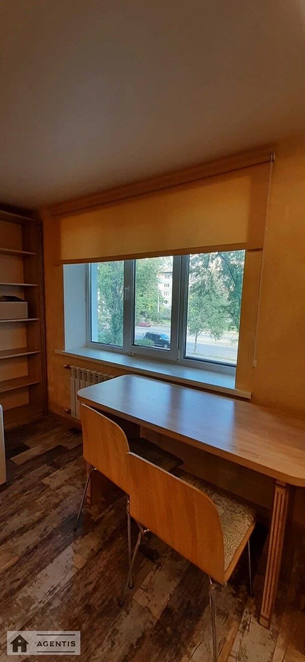 Apartment for rent 1 room, 30 m², 2nd fl./5 floors. 24, Prazka 24, Kyiv. 