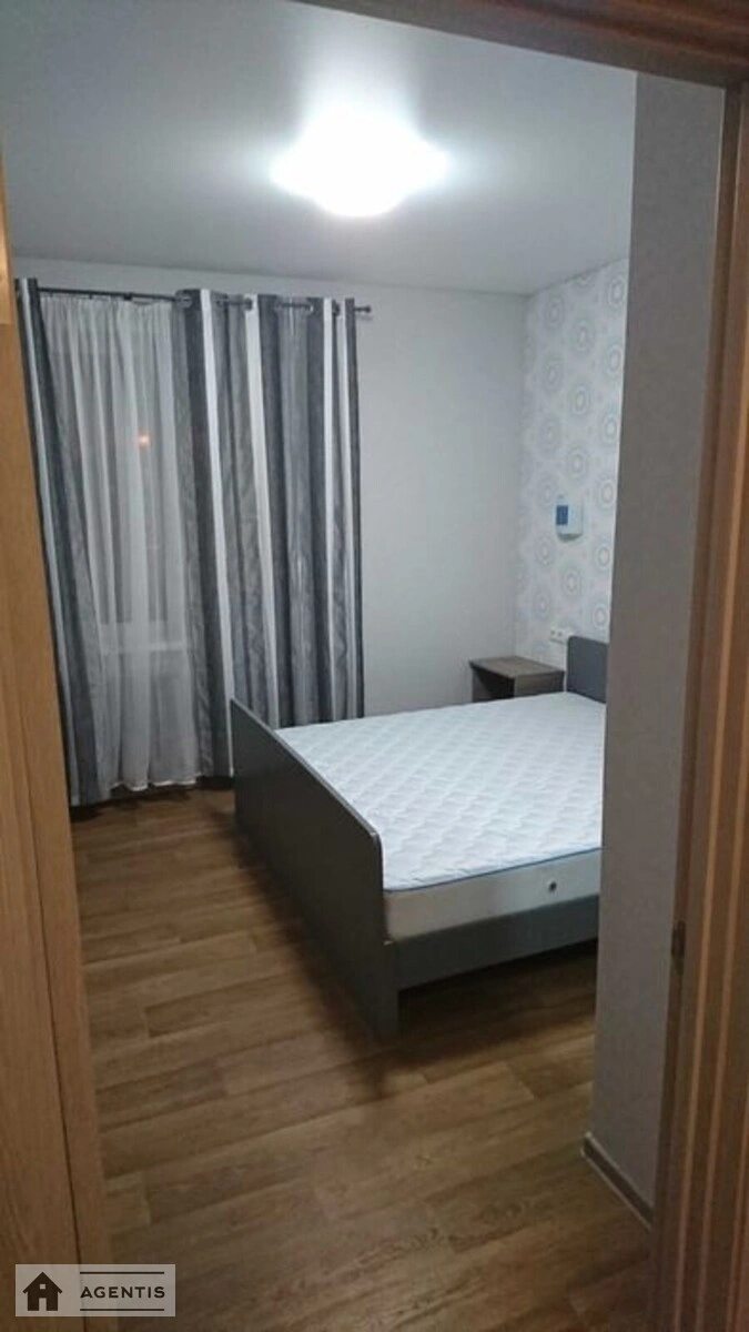 Сдам квартиру 2 комнаты, 54 m², 2 эт./5 этажей. 55, Козацкая 55, Киев. 