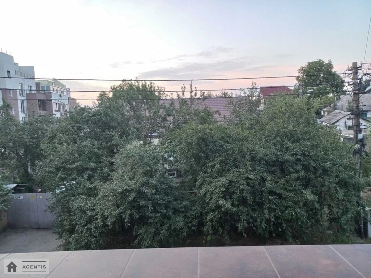 Здам квартиру 2 кімнати, 54 m², 2 пов./5 поверхів. 55, Козацька 55, Київ. 