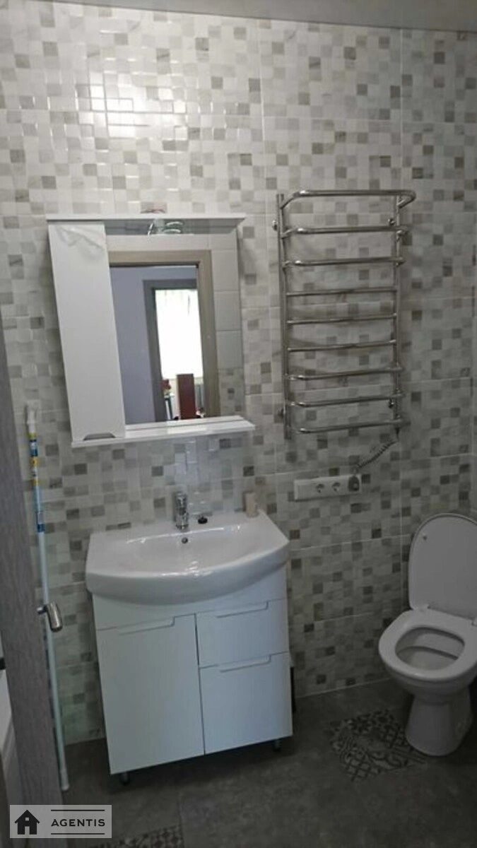 Здам квартиру 2 кімнати, 54 m², 2 пов./5 поверхів. 55, Козацька 55, Київ. 