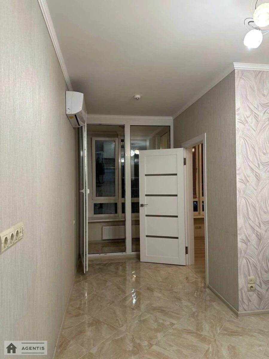 Сдам квартиру 1 комната, 41 m², 10 эт./25 этажей. Заречная 4, Киев. 