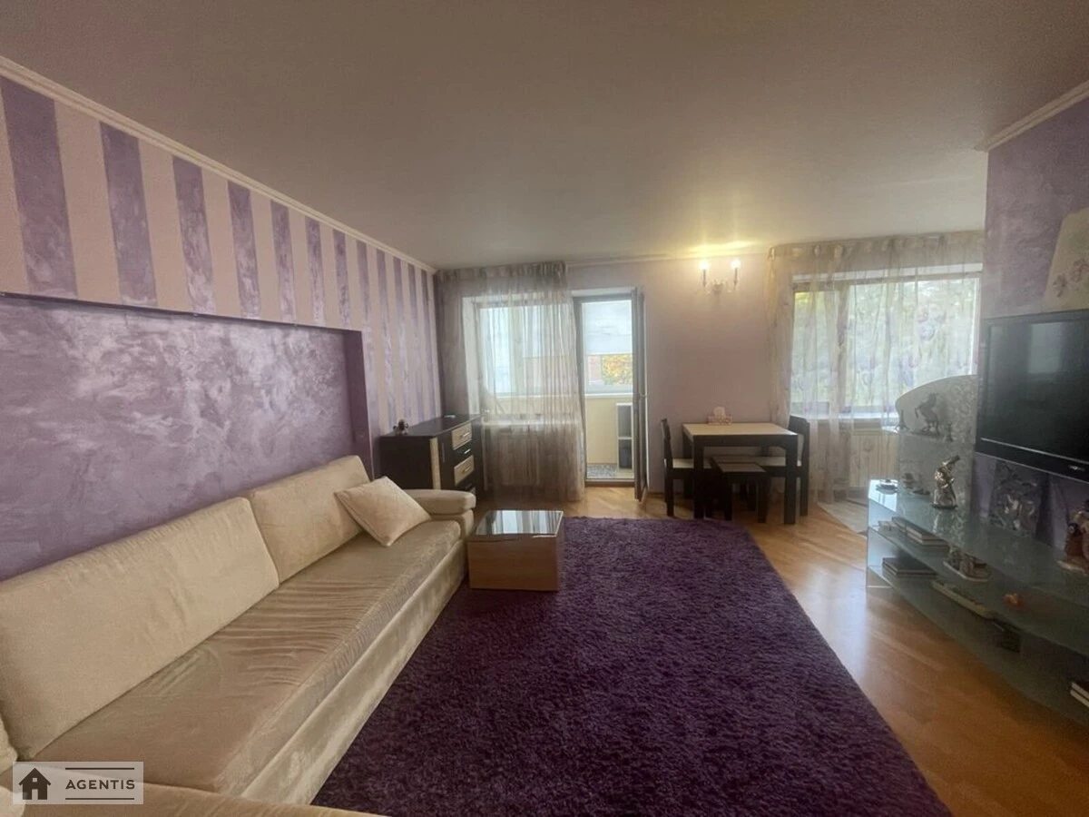 Apartment for rent 2 rooms, 42 m², 6th fl./9 floors. 12, Klovskiy 12, Kyiv. 