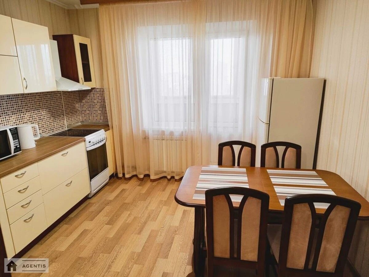 Сдам квартиру 2 комнаты, 65 m², 17 эт./18 этажей. 8, Михайла Гришка вул., Киев. 