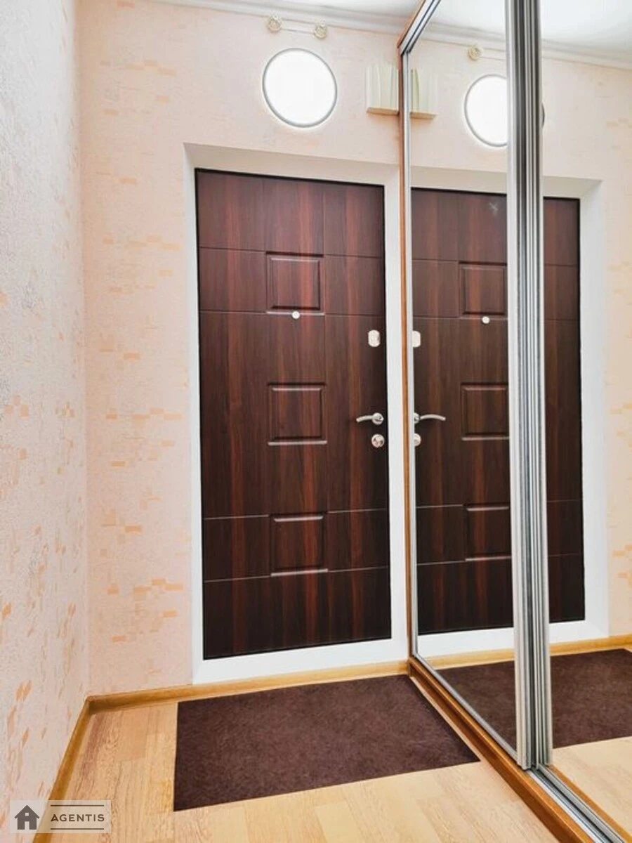 Apartment for rent 2 rooms, 65 m², 17th fl./18 floors. 8, Mykhayla Hryshka vul., Kyiv. 