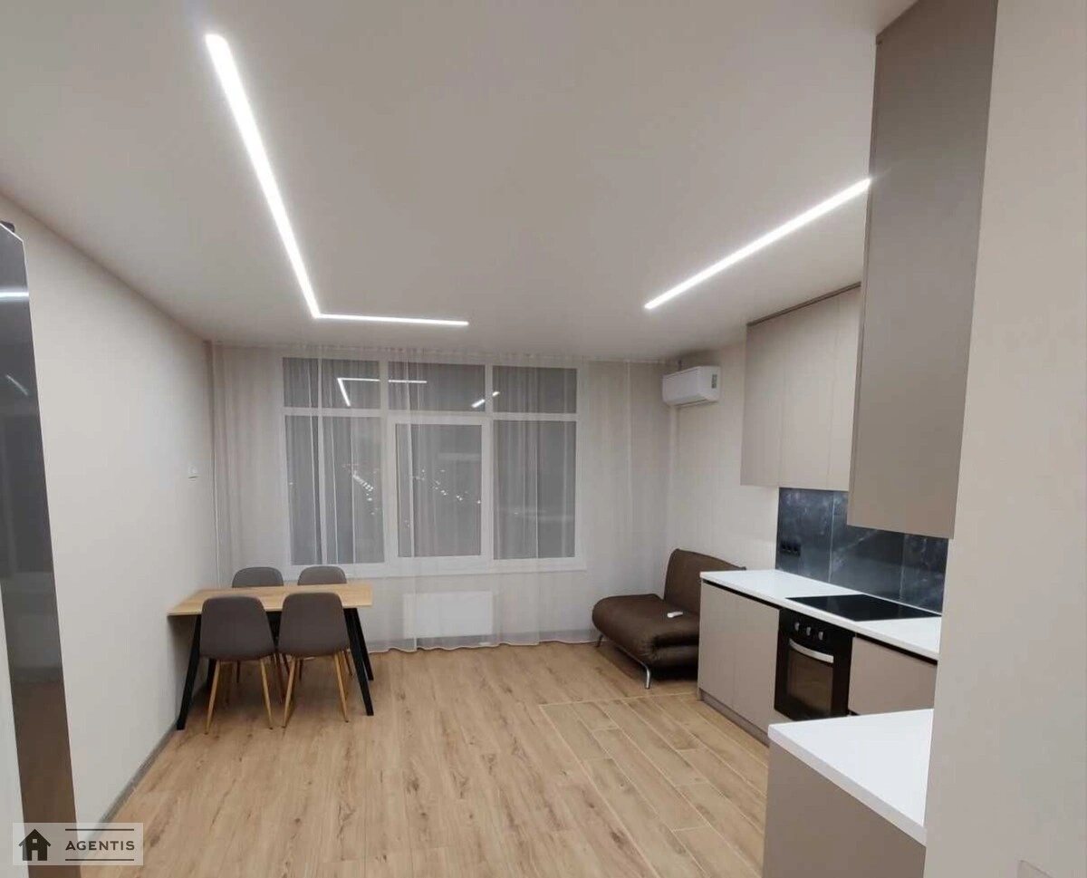 Сдам квартиру 2 комнаты, 68 m², 8 эт./25 этажей. Євгена Сверстюка вул. (Марини Раскової), Киев. 