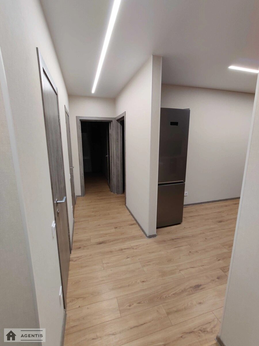 Сдам квартиру 2 комнаты, 68 m², 8 эт./25 этажей. Євгена Сверстюка вул. (Марини Раскової), Киев. 