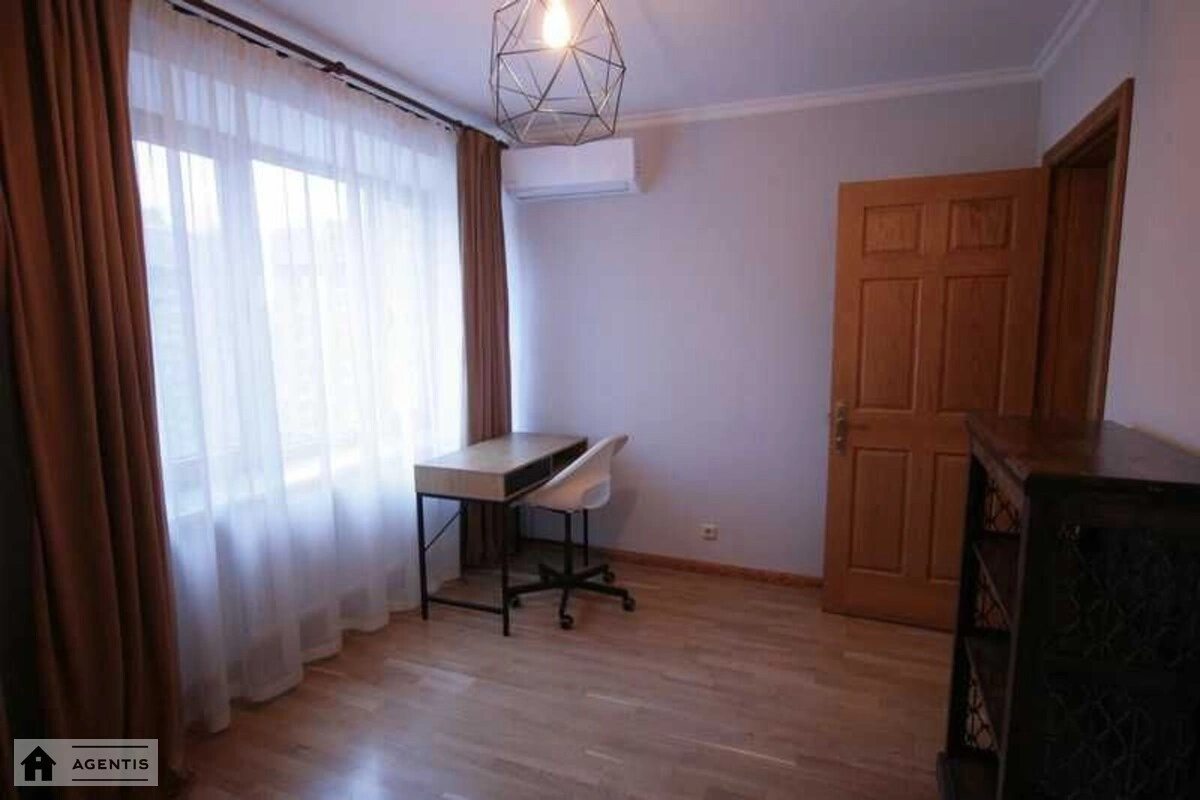 Сдам квартиру 4 комнаты, 199 m², 6 эт./17 этажей. 91, Антоновича вул. (Горького), Киев. 