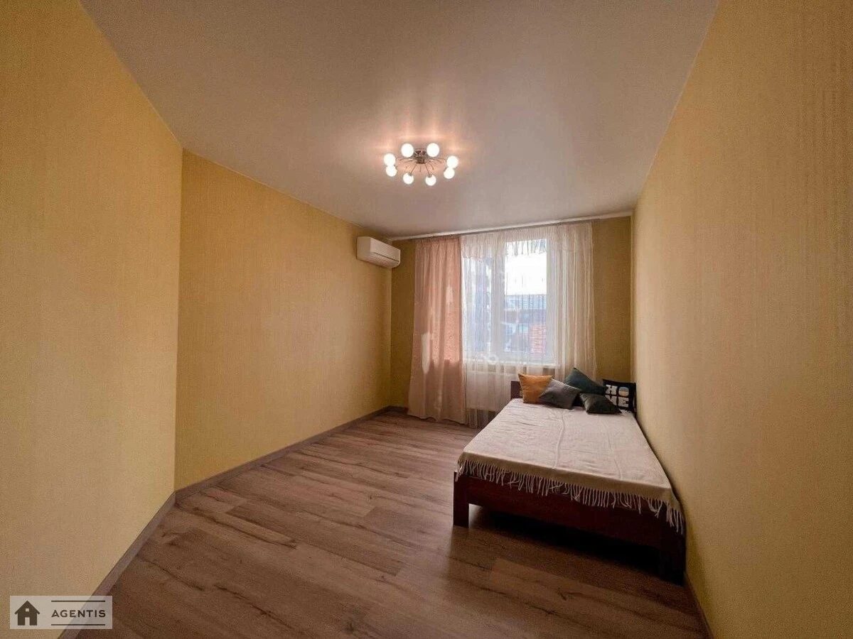 Apartment for rent 3 rooms, 120 m², 18th fl./24 floors. 150, Valeriya Lobanovskoho prosp. Chervonozoryanyy, Kyiv. 