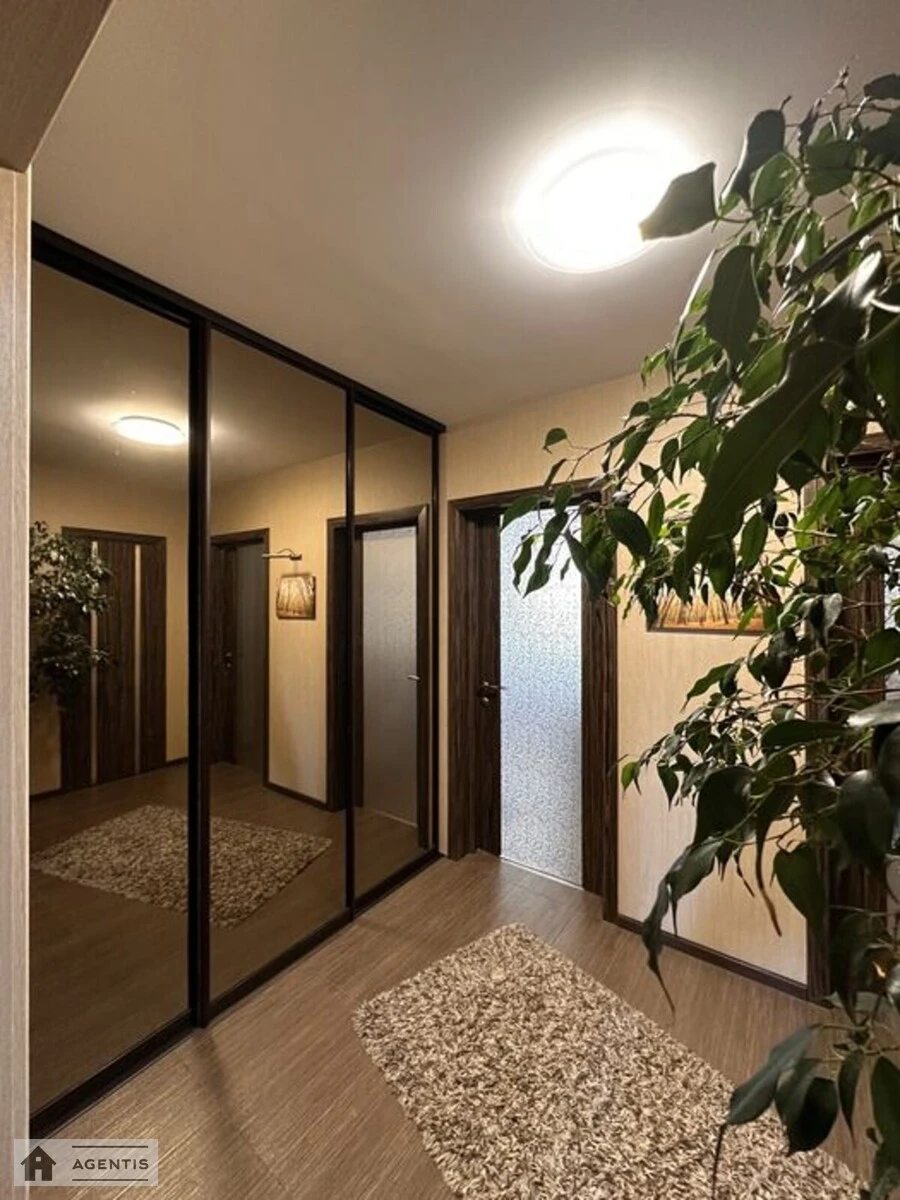 Сдам квартиру 1 комната, 53 m², 16 эт./17 этажей. 28, Петра Григоренка просп., Киев. 