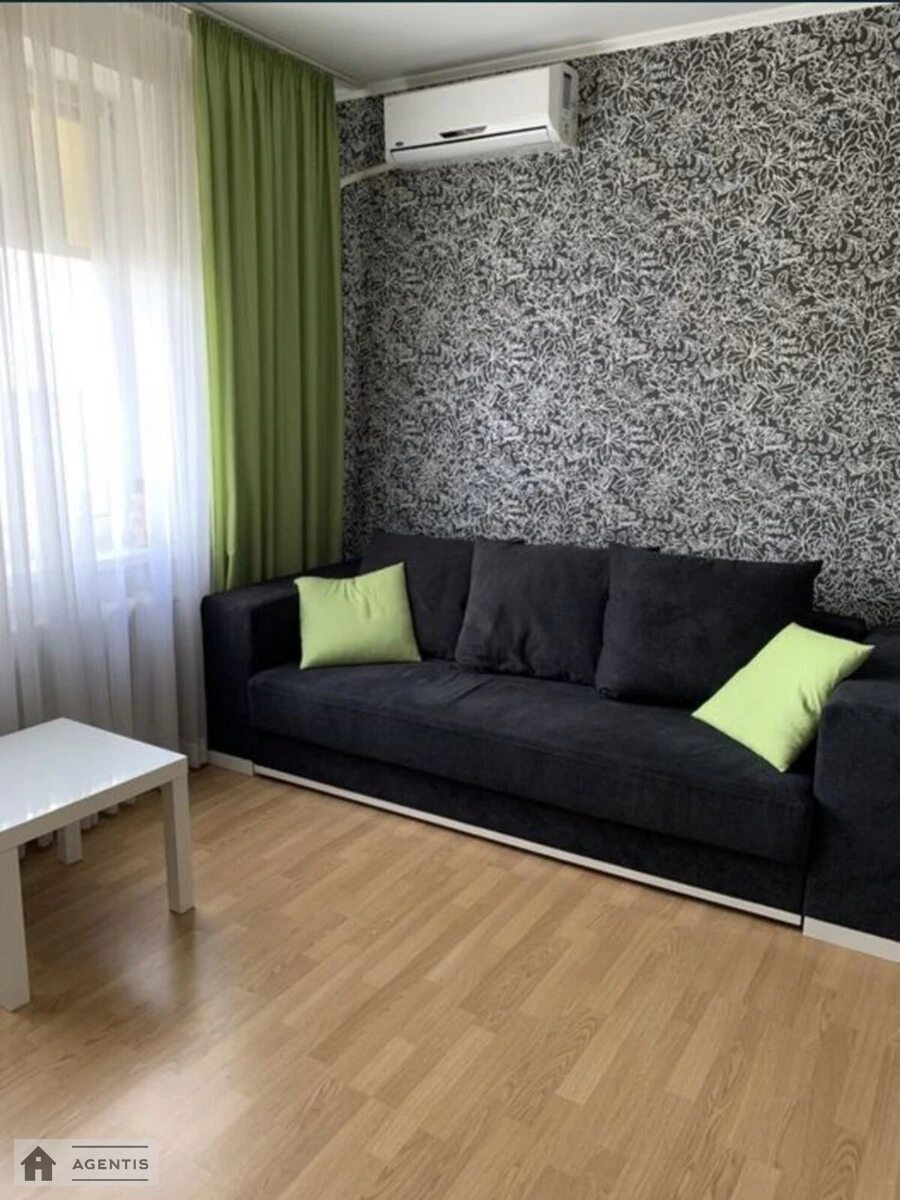 Apartment for rent 2 rooms, 65 m², 20th fl./23 floors. 14, Feodosiyskiy 14, Kyiv. 