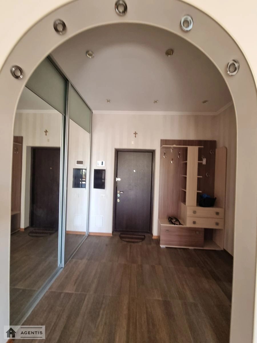 Apartment for rent 3 rooms, 100 m², 4th fl./20 floors. 36, Yevhena Konovaltsya vul. Shchorsa, Kyiv. 