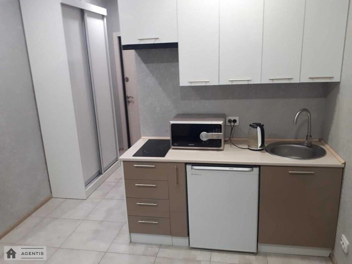 Здам квартиру 1 кімната, 20 m², 1 пов./9 поверхів. Регенераторна 4, Київ. 