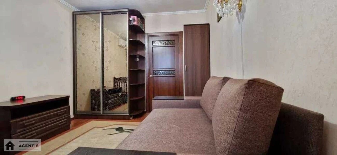 Apartment for rent 2 rooms, 65 m², 10th fl./16 floors. 19, Sosnytcka 19, Kyiv. 