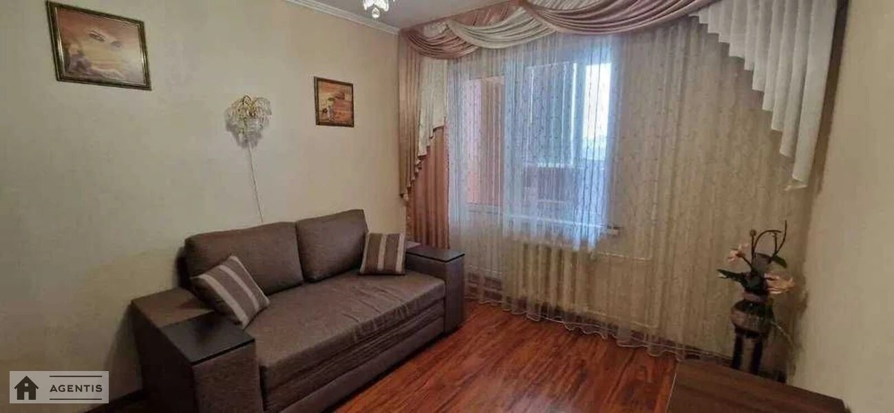 Apartment for rent 2 rooms, 65 m², 10th fl./16 floors. 19, Sosnytcka 19, Kyiv. 