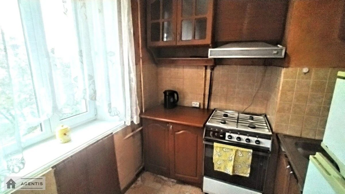 Apartment for rent 2 rooms, 45 m², 5th fl./9 floors. 49, Oleksiya Tykhoho vul. Vyborzka, Kyiv. 