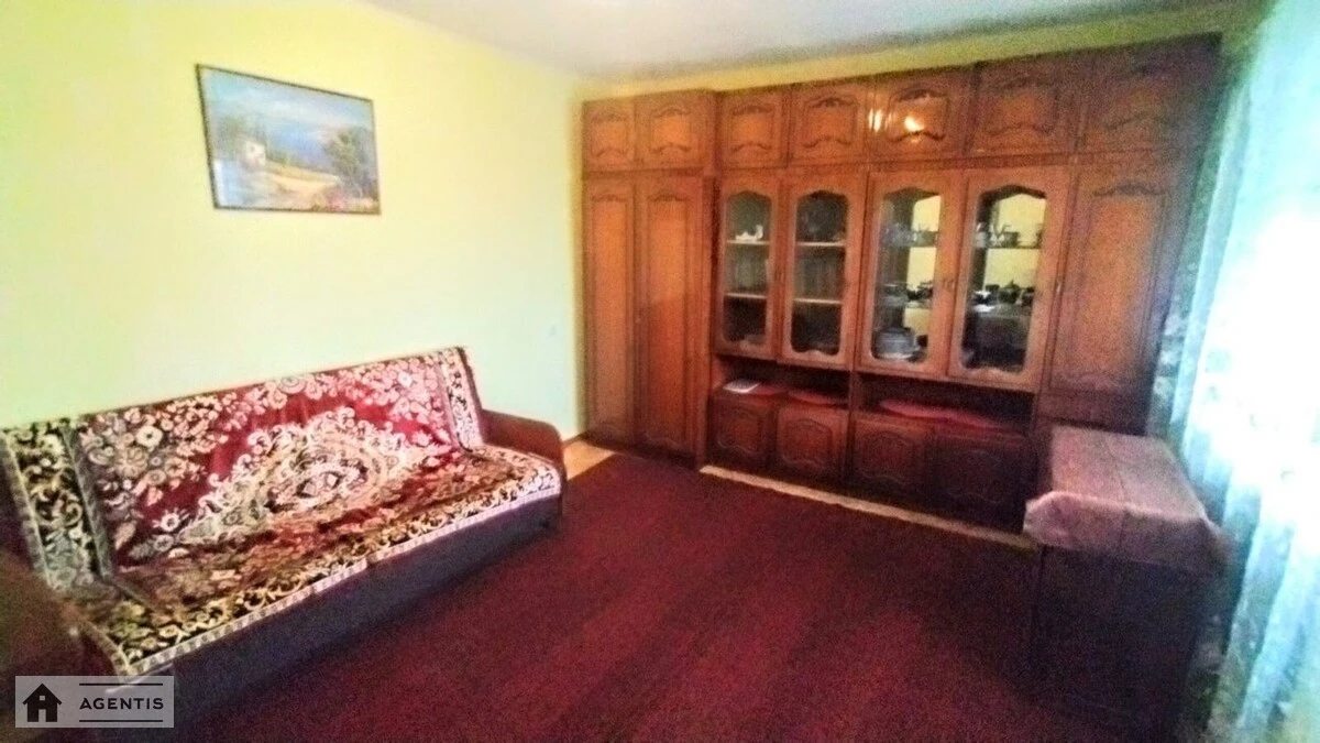 Сдам квартиру 2 комнаты, 45 m², 5 эт./9 этажей. 49, Олексія Тихого вул. (Виборзька), Киев. 