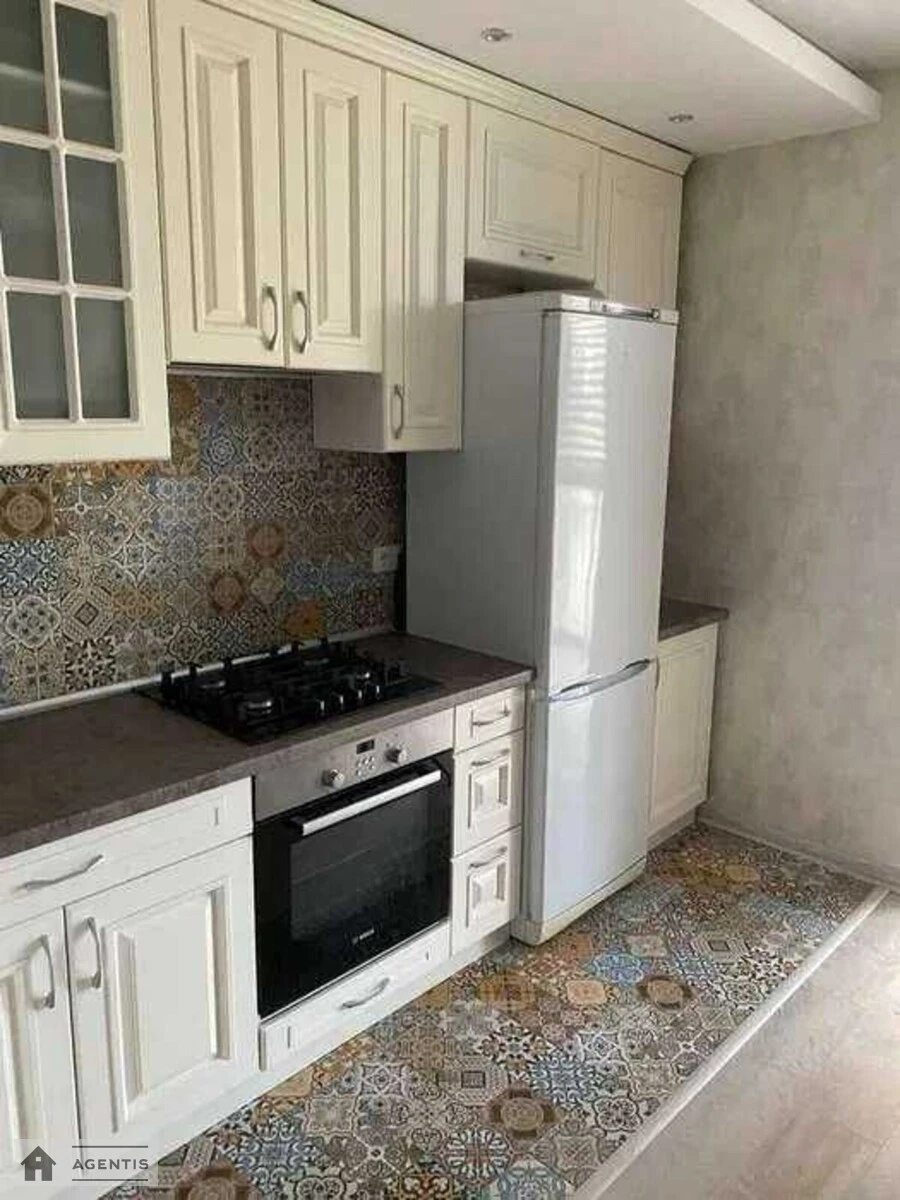 Здам квартиру 2 кімнати, 67 m², 3 пов./9 поверхів. 3, Метрологічна 3, Київ. 