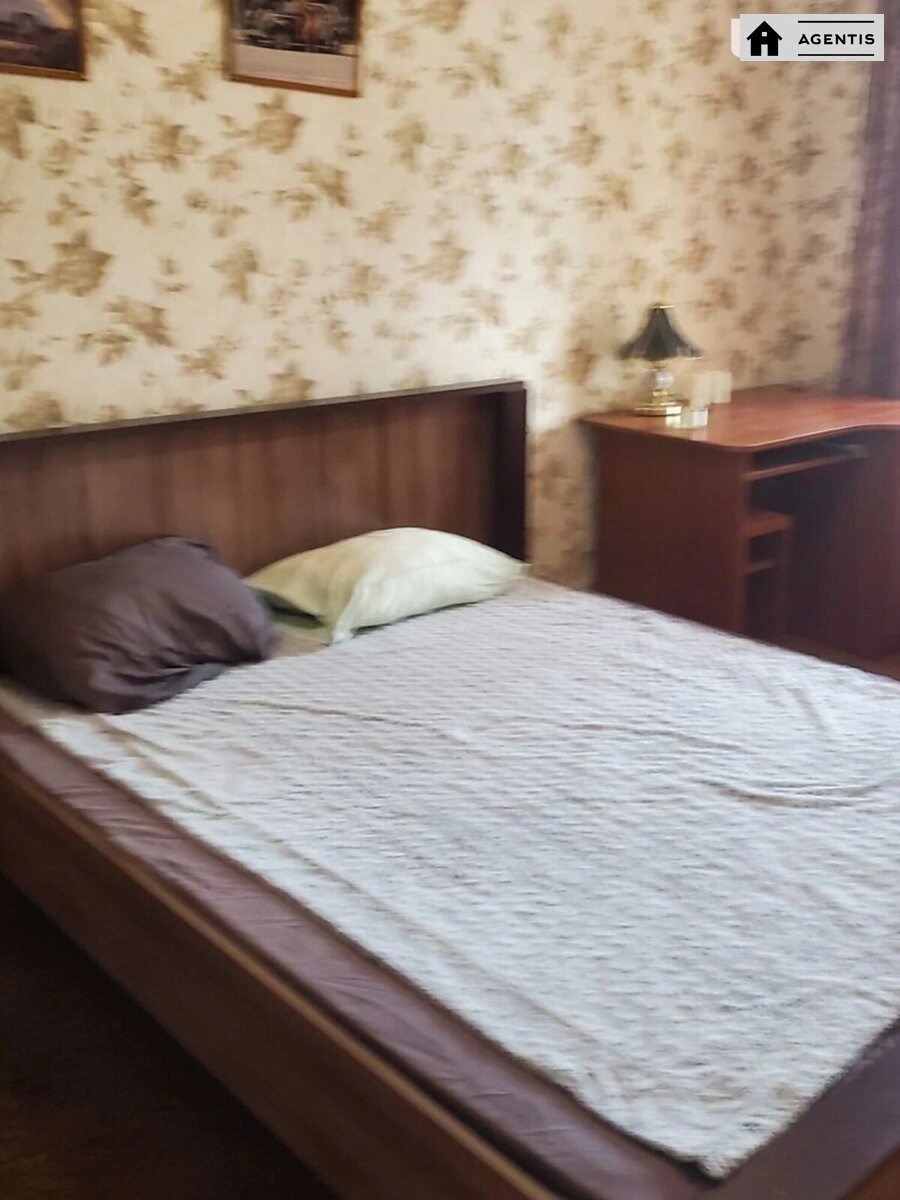 Сдам квартиру 2 комнаты, 60 m², 6 эт./10 этажей. 38, Рональда Рейгана вул. (Теодора Драйзера), Киев. 