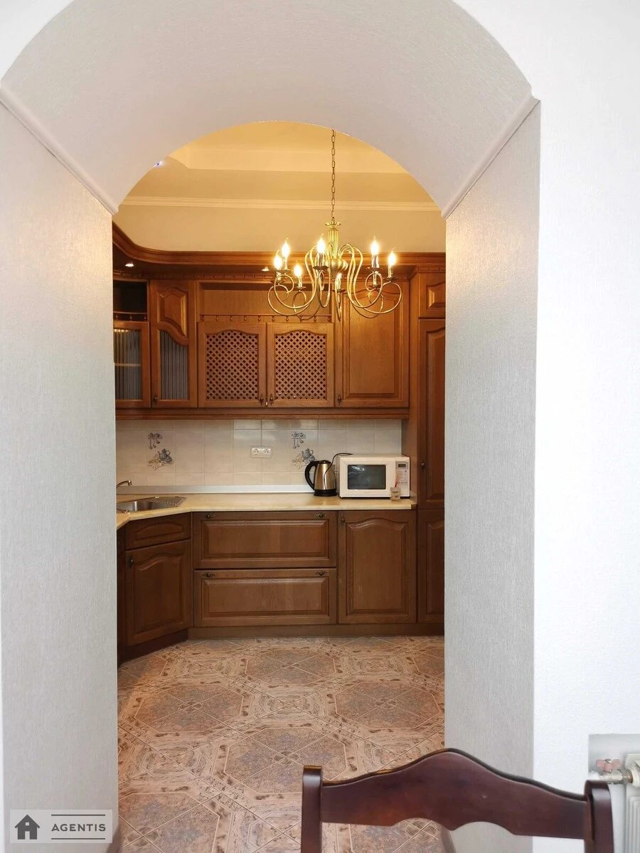 Apartment for rent 2 rooms, 55 m², 3rd fl./3 floors. 22, Kostyantynivska 22, Kyiv. 