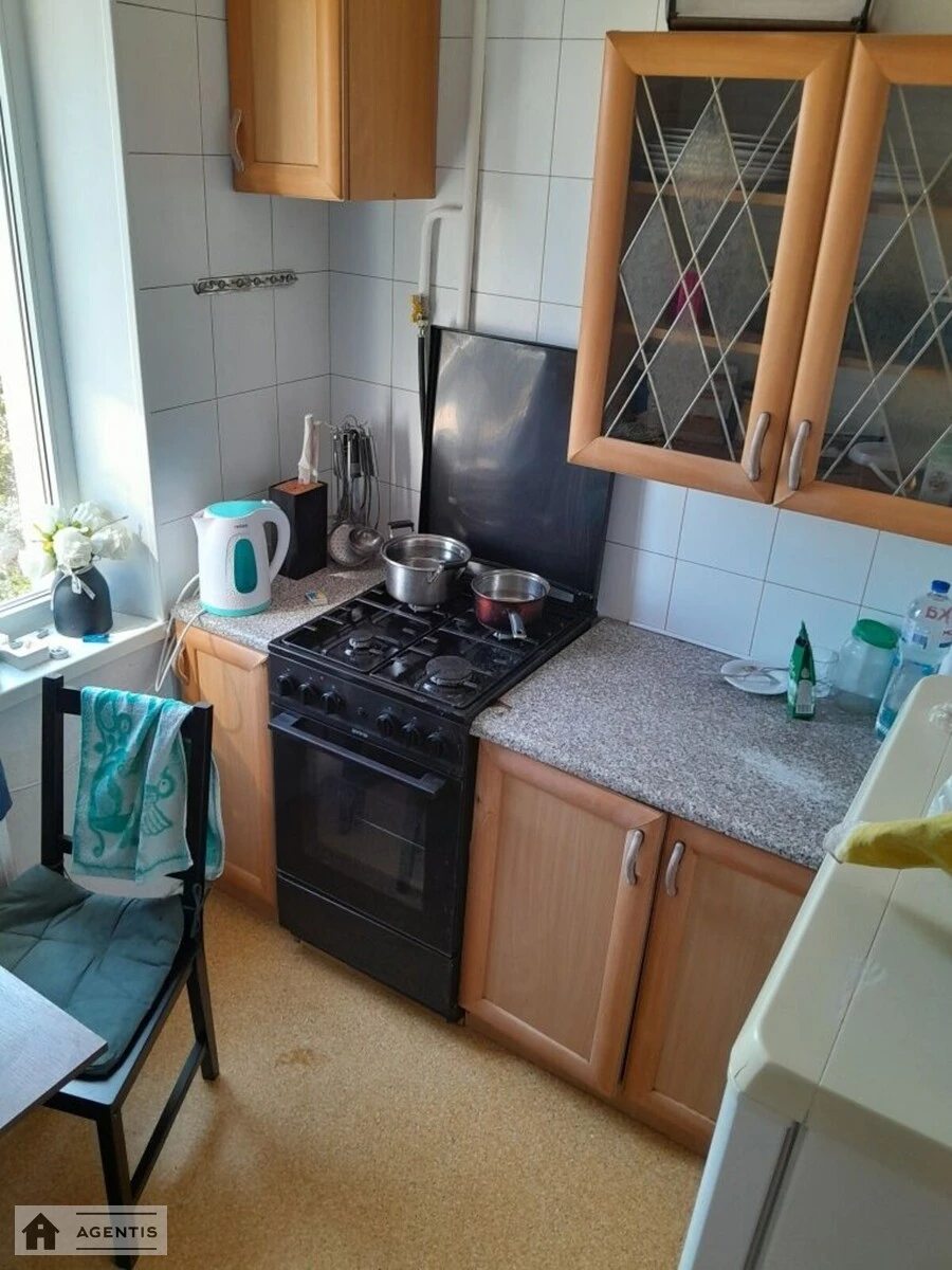 Apartment for rent 2 rooms, 48 m², 3rd fl./9 floors. 17, Prymiska vul., Kyiv. 