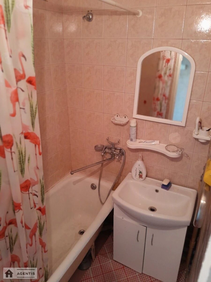 Здам квартиру 2 кімнати, 48 m², 3 пов./9 поверхів. 17, Приміська вул., Київ. 