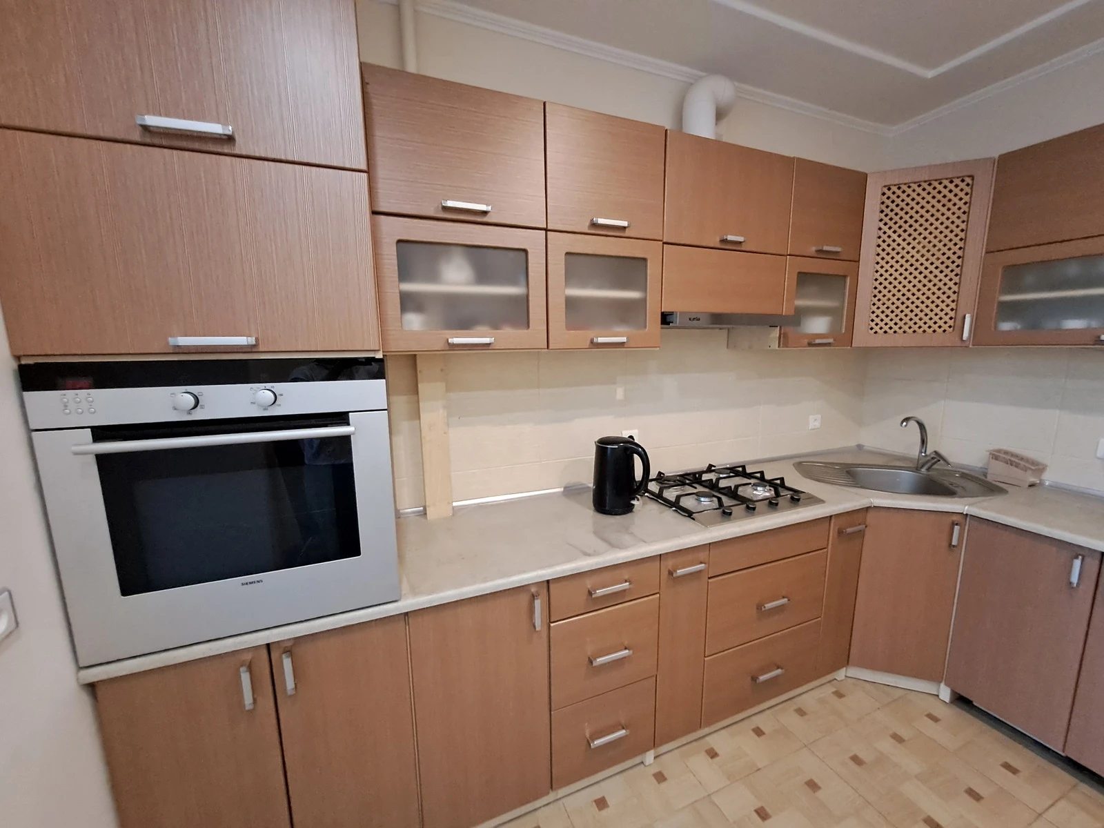 Apartments for sale 2 rooms, 76 m², 2nd fl./5 floors. Chernivetska vul., Ternopil. 