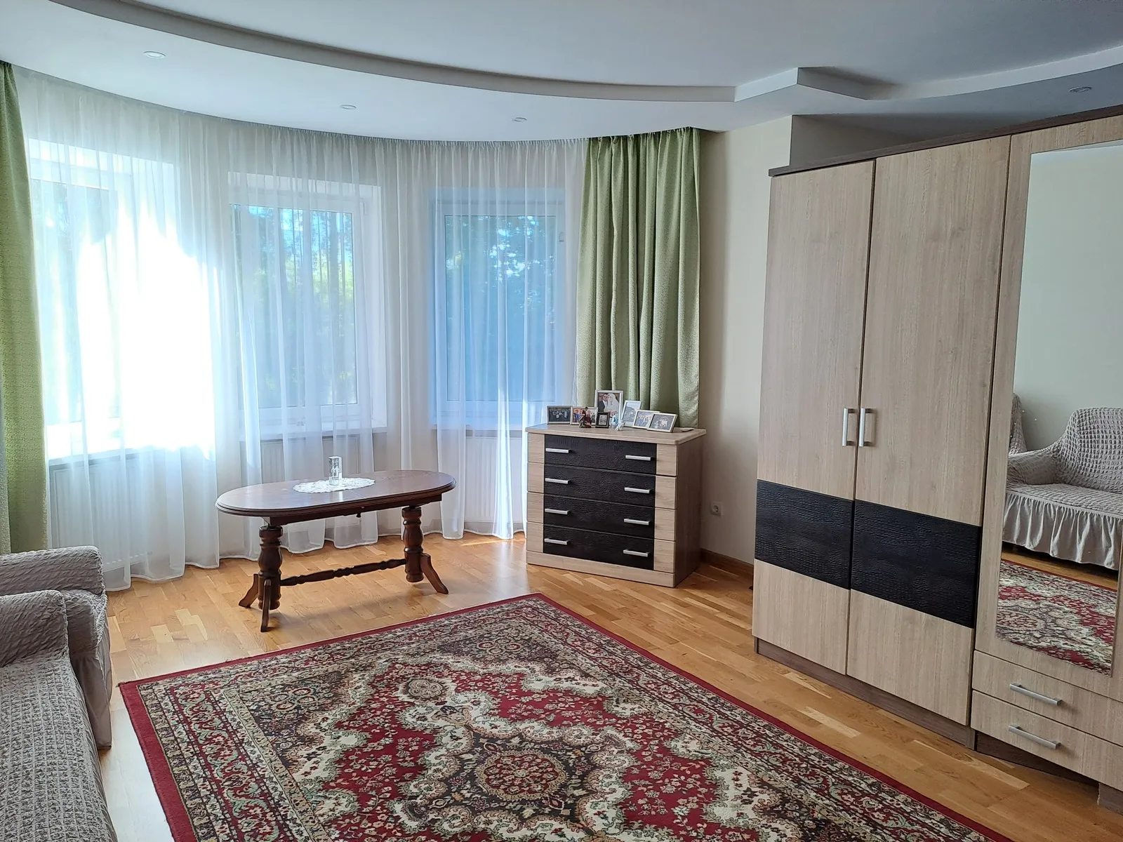 Apartments for sale 2 rooms, 76 m², 2nd fl./5 floors. Chernivetska vul., Ternopil. 