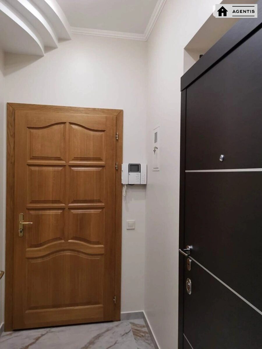 Здам квартиру 2 кімнати, 65 m², 3 пов./3 поверхи. 22, Костянтинівська 22, Київ. 