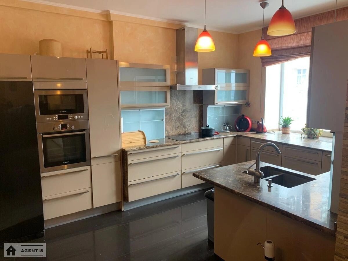 Apartment for rent 3 rooms, 110 m², 13th fl./20 floors. 32, Yevhena Konovaltsya vul. Shchorsa, Kyiv. 