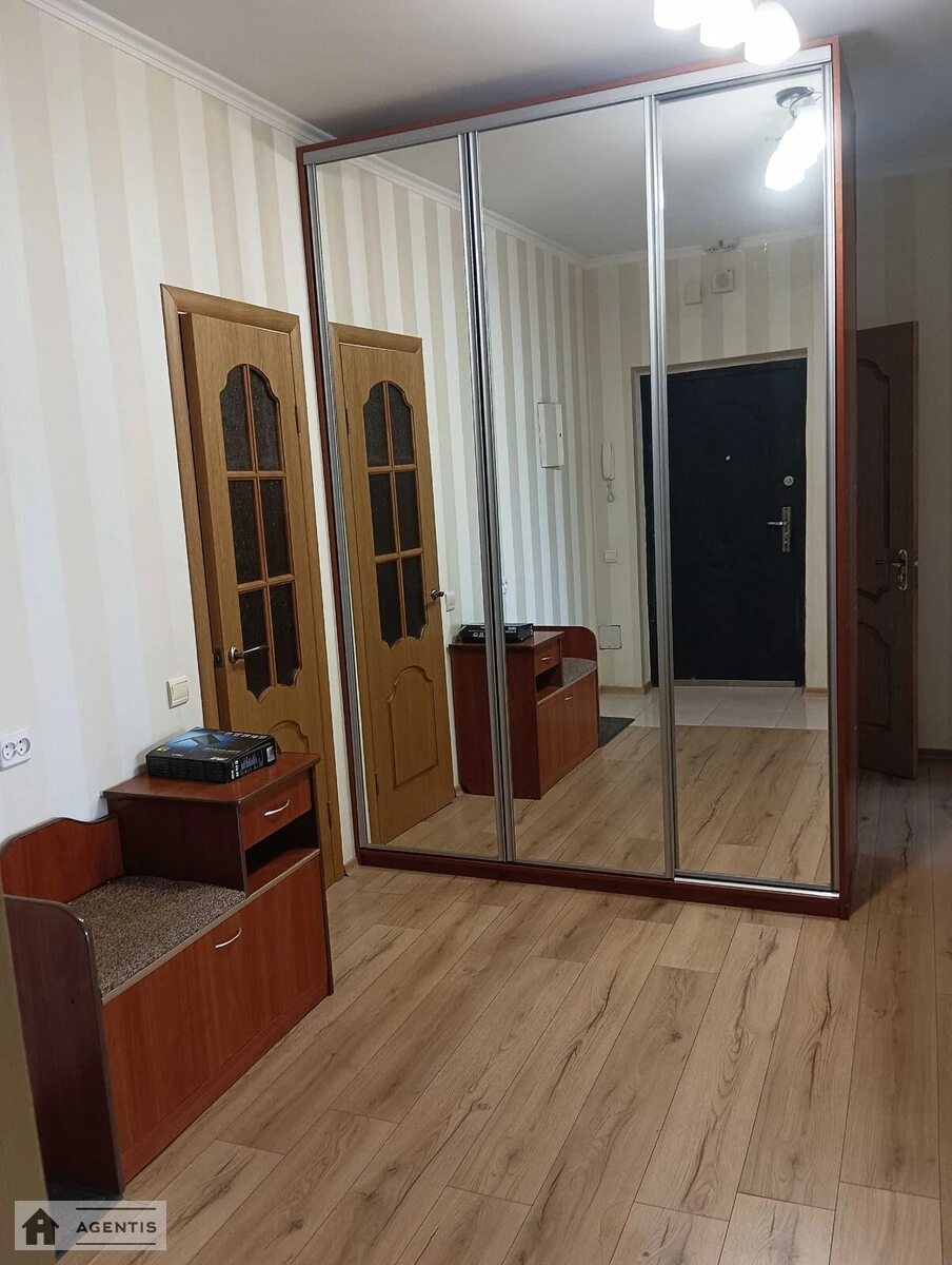 Apartment for rent 3 rooms, 120 m², 6th fl./24 floors. 13, Golosiyivska 13, Kyiv. 