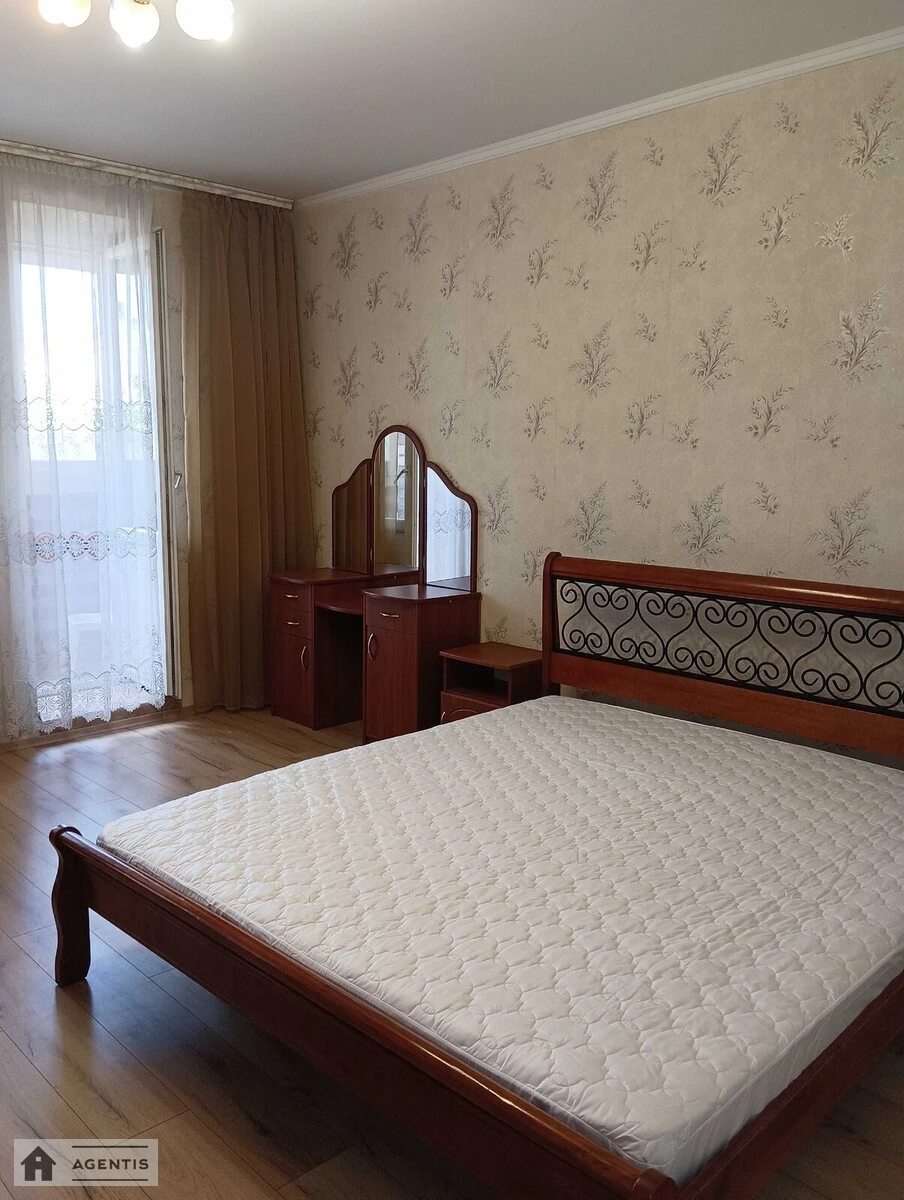 Apartment for rent 3 rooms, 120 m², 6th fl./24 floors. 13, Golosiyivska 13, Kyiv. 