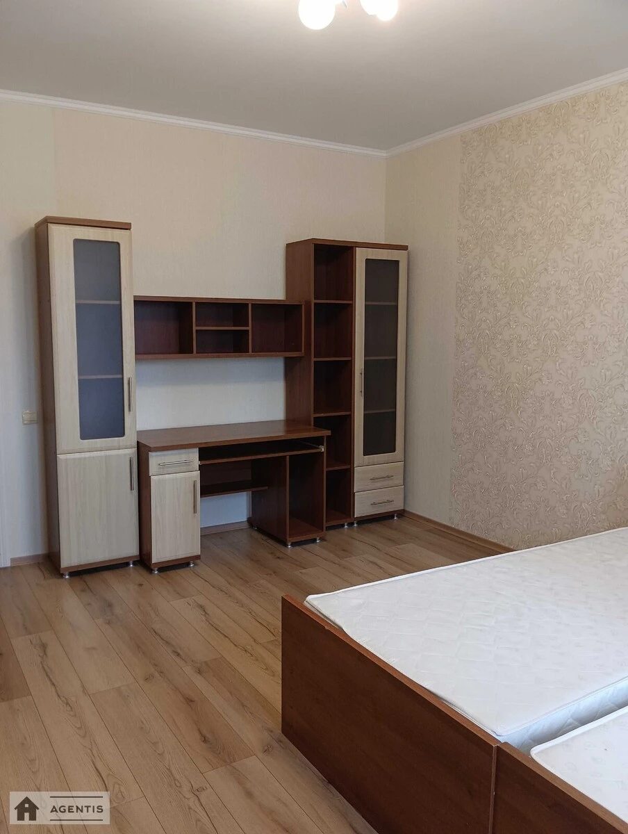 Apartment for rent 3 rooms, 120 m², 6th fl./24 floors. 13, Golosiyivska 13, Kyiv. 