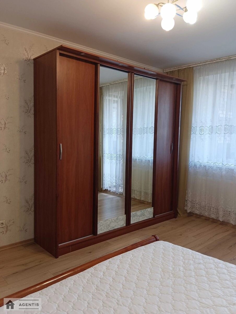 Apartment for rent 3 rooms, 120 m², 6th fl./24 floors. 13, Golosiyivska 13, Kyiv. 