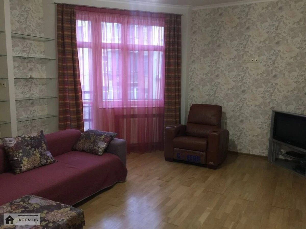 Apartment for rent 3 rooms, 118 m², 4th fl./9 floors. Bulvar , Kyiv. 