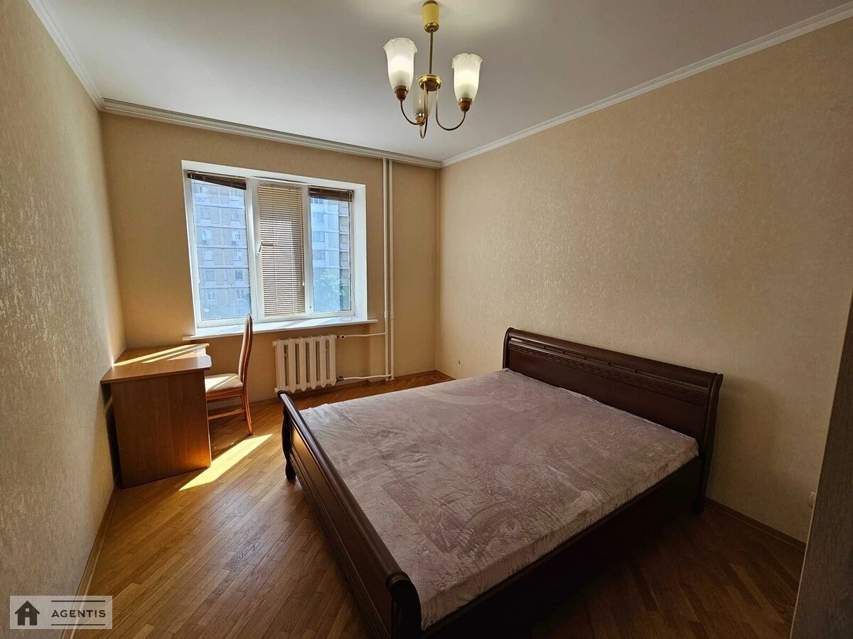 Сдам квартиру 2 комнаты, 80 m², 5 эт./17 этажей. Ореста Васкула вул. (Феодори Пушиної), Киев. 