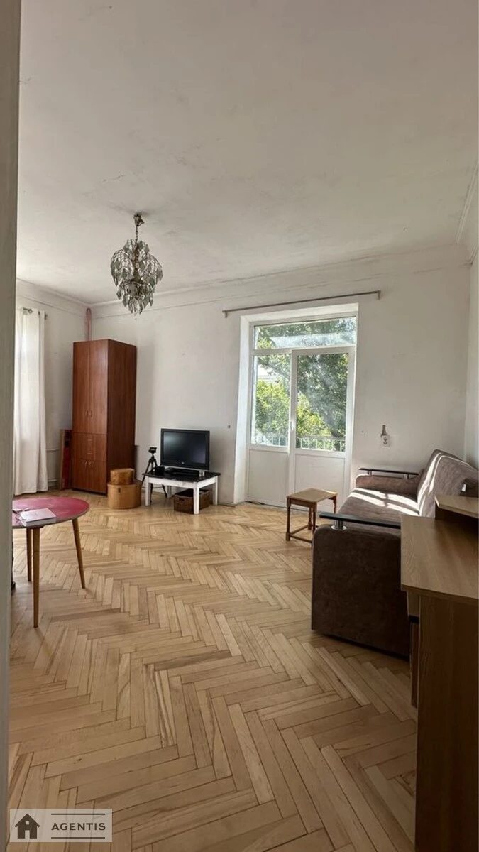 Сдам квартиру 2 комнаты, 55 m², 8 эт./8 этажей. Шевченковский район, Киев. 